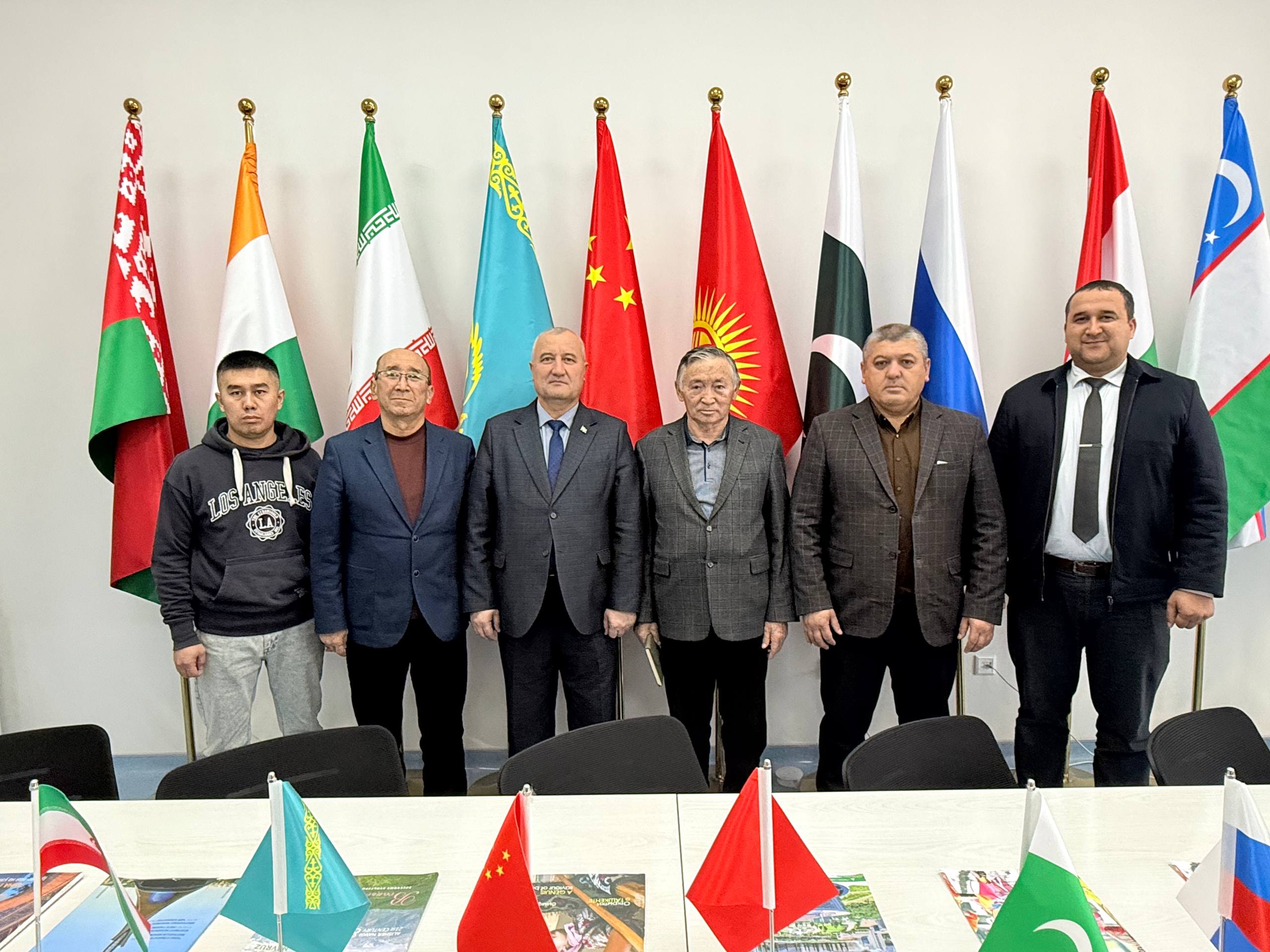 Ijtimoiy fanlar fakultetida xalqaro ilmiy aloqalarni rivojlantirish masalalari muhokama etildi