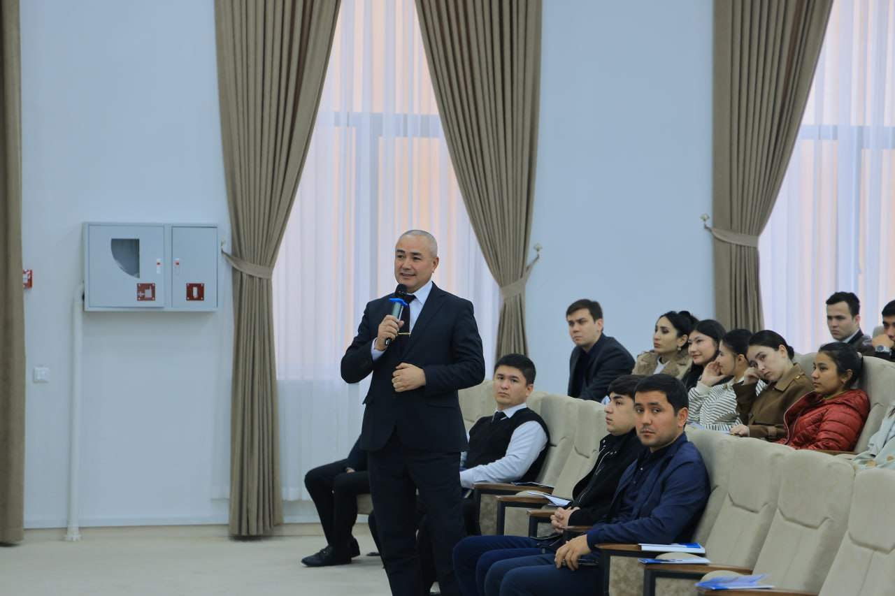 Namangan davlat universitetida “Rahbar va yoshlar” uchrashuvi o‘tkazildi. 8