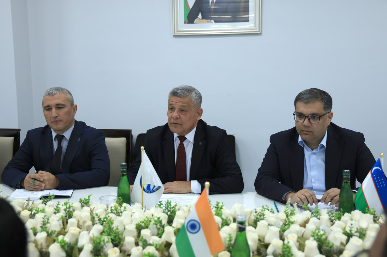 Namangan davlat universiteti rektori Hindiston Respublikasining Oʻzbekistondagi Favqulodda va muxtor elchisi bilan uchrashuv oʻtkazdi. 3