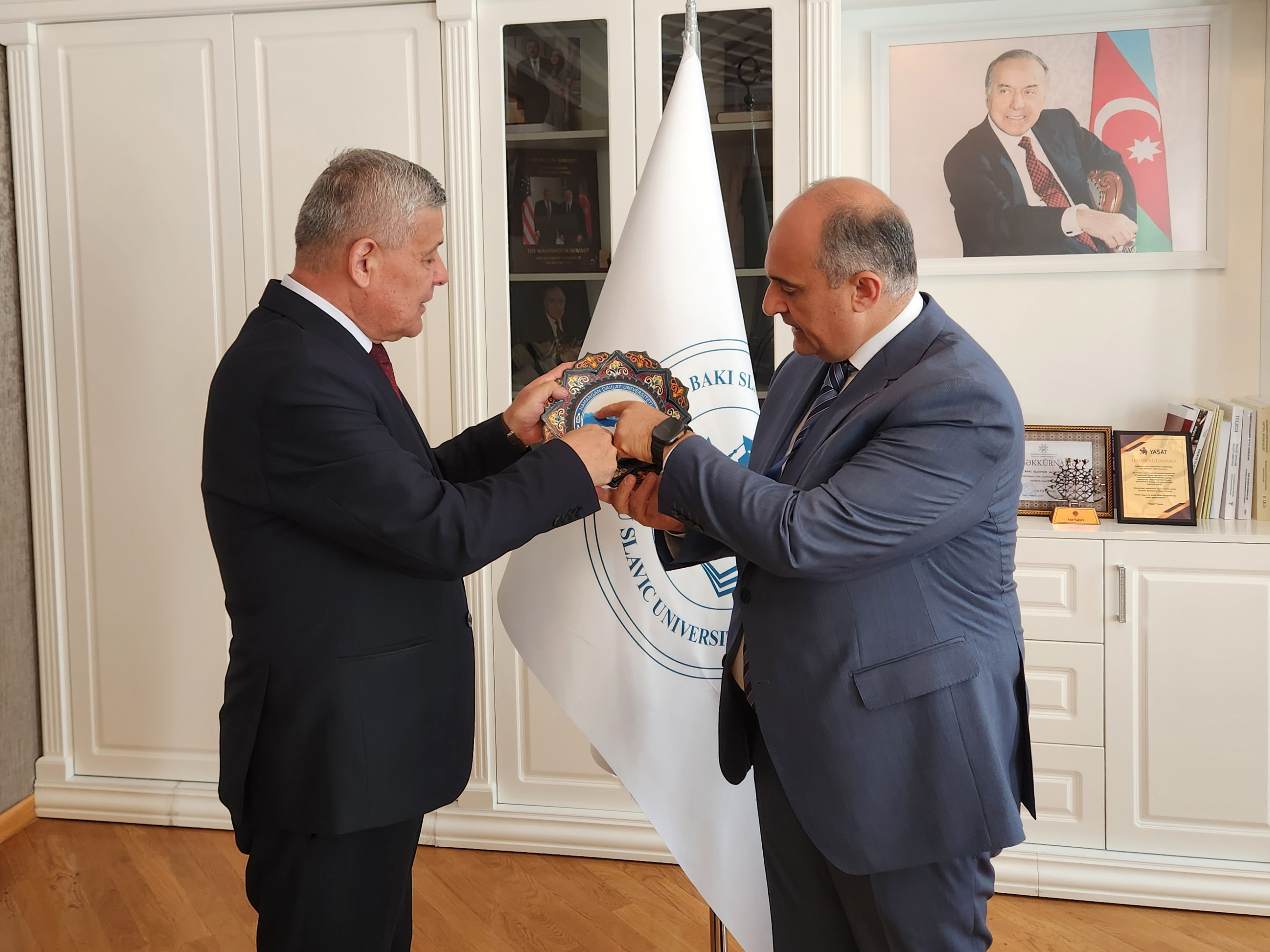 Abdug‘affor Qirg‘izboyev boshchiligidagi delegatsiya Boku shahrida oliy ta’lim muassasalari rektorlari bilan uchrashuvlar o‘tkazdi 1