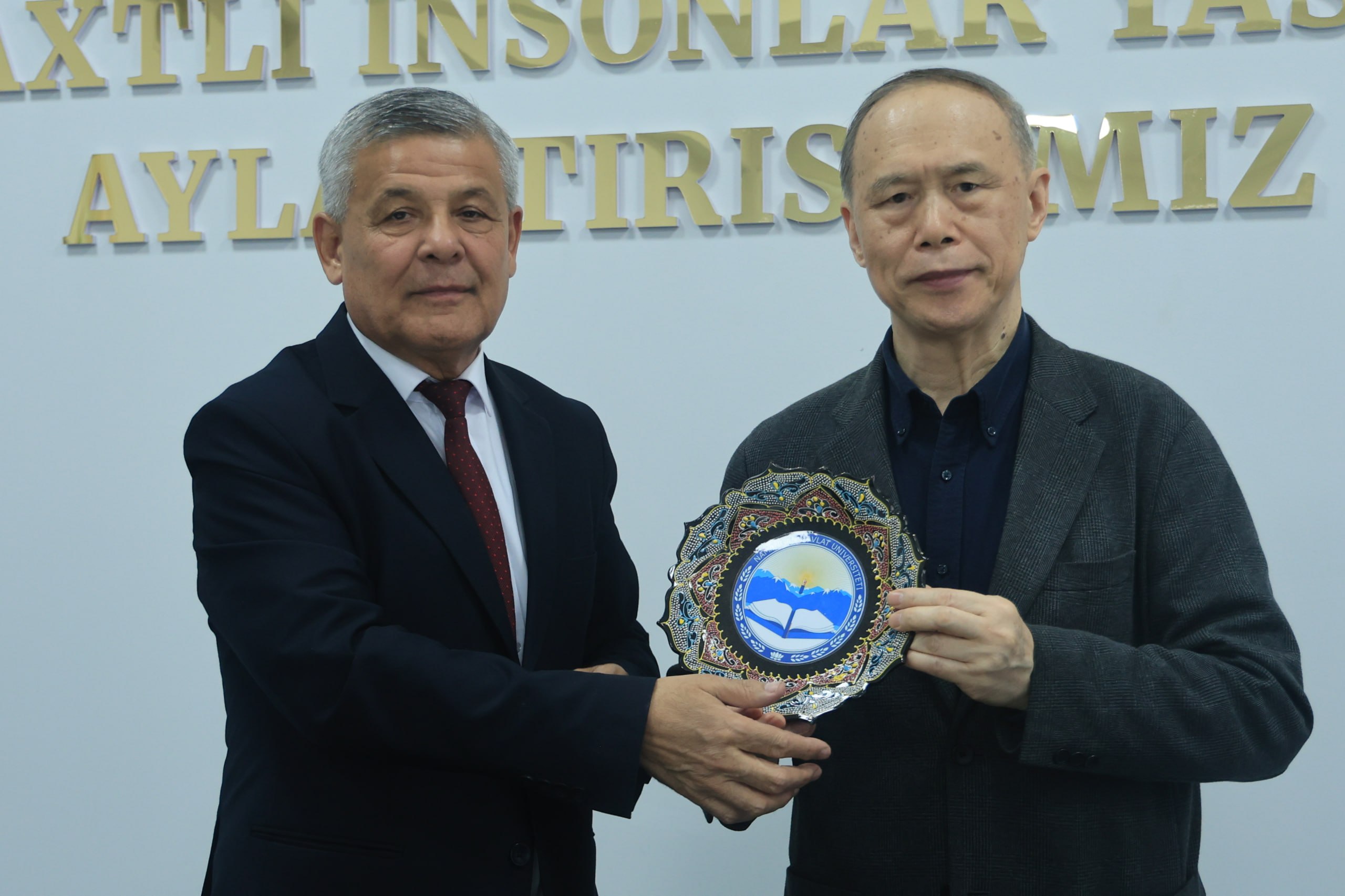Xitoylik bir guruh olimlar Namangan davlat universitetiga tashrif buyurdi 9