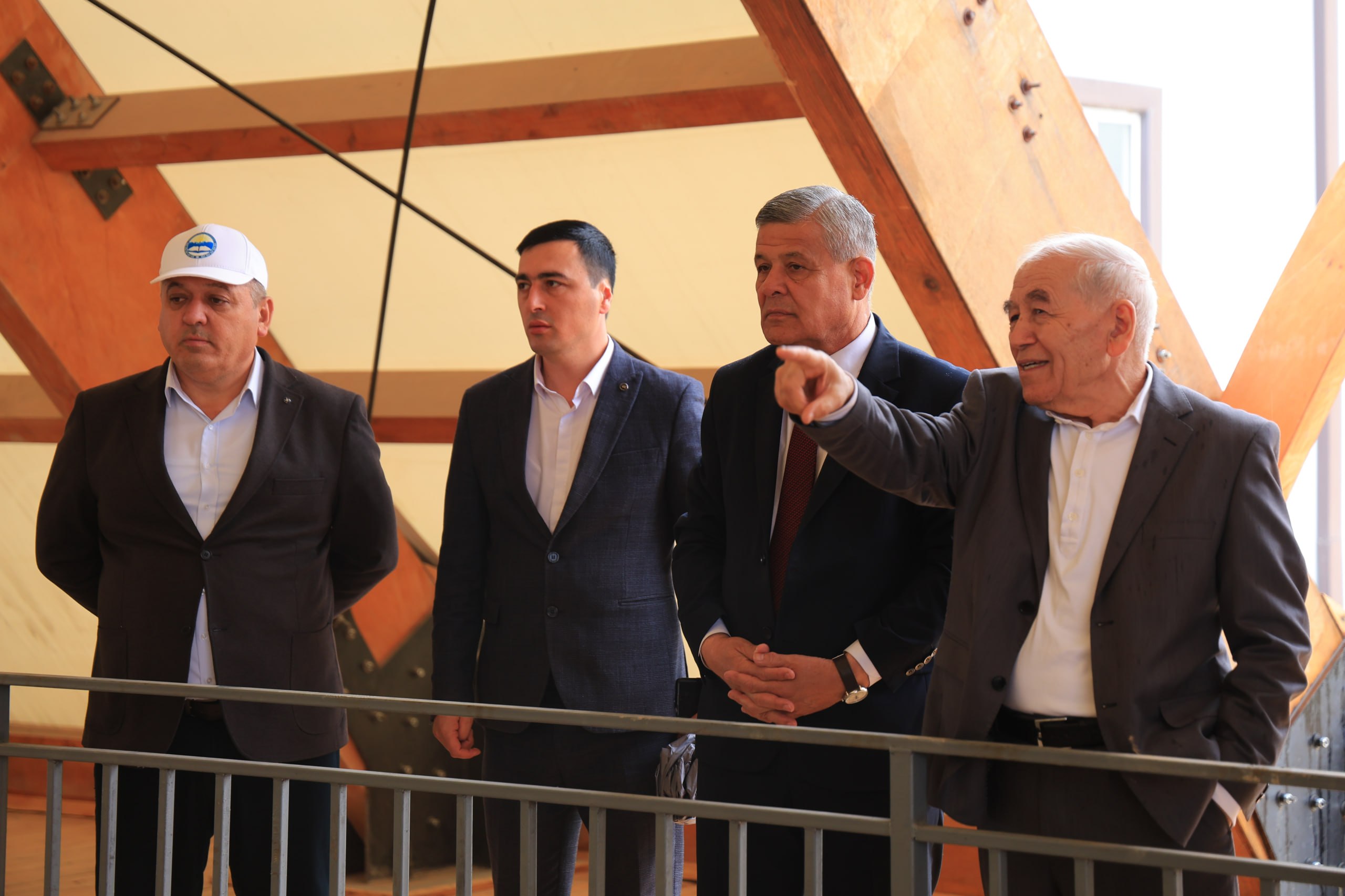 Namangan davlat universiteti rektori «Axsikent arxeologik yodgorligi» majmuasiga tashrif buyurdi 5