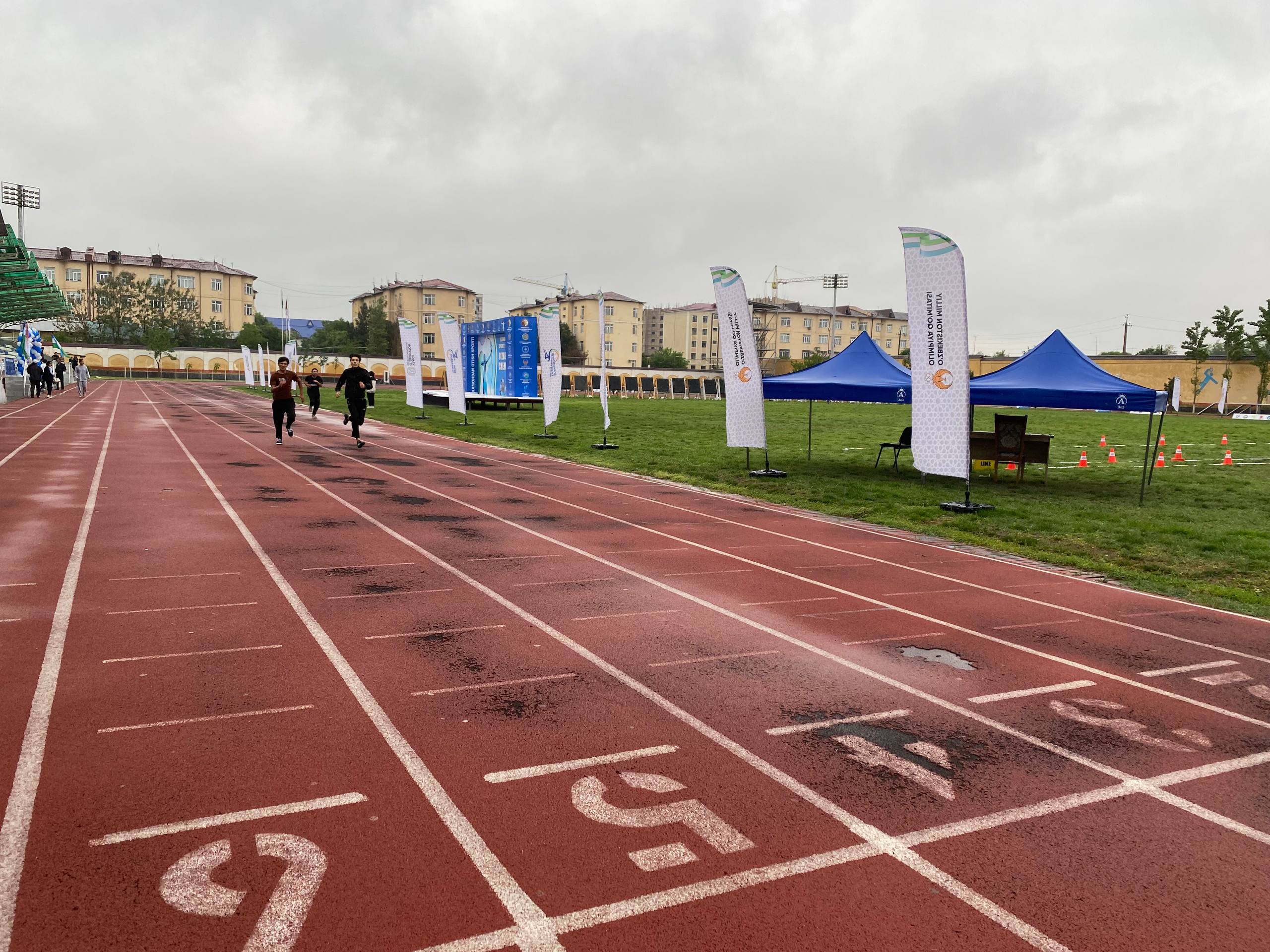 Namangan davlat universiteti talaba-yoshlari o‘rtasida “Yangi Oʻzbekiston talabalari olimpiadasi” sport musobaqalarining yengil atletika turi bo‘yicha fakultetlar o‘rtasida universitet bosqichi o‘tkazildi. 5