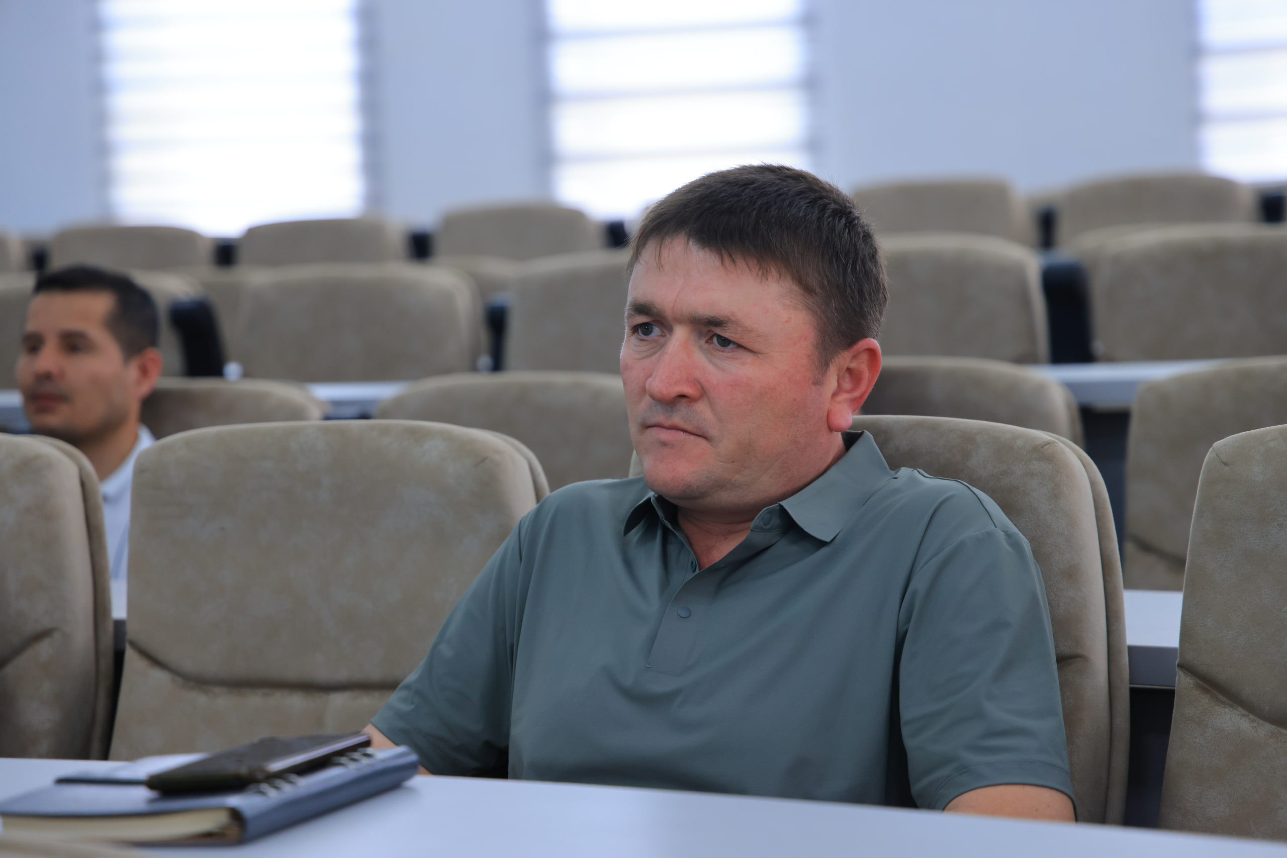 Namangan davlat universitetida 2026-yil maqsadli ko‘rsatkichlari ijrosining yarim yillik natijalari tanqidiy-tahliliy muhokama qilinmoqda 6
