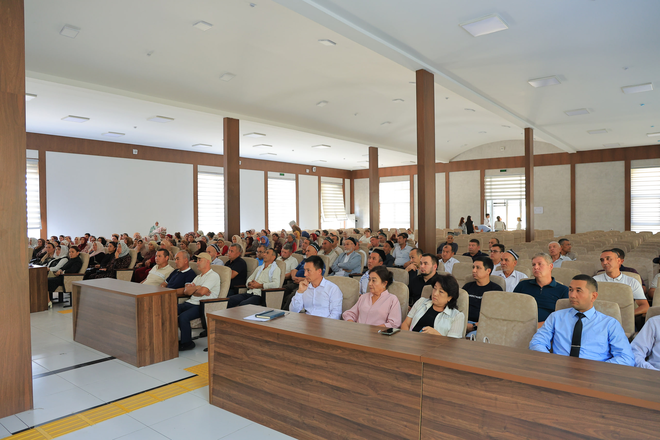 Namangan davlat universitetida 2026/2027-o‘quv yilida Filologiya fakultetiga qabul qilingan talabalarning ota-onalari ishtirokida uchrashuv tashkil etildi. 3