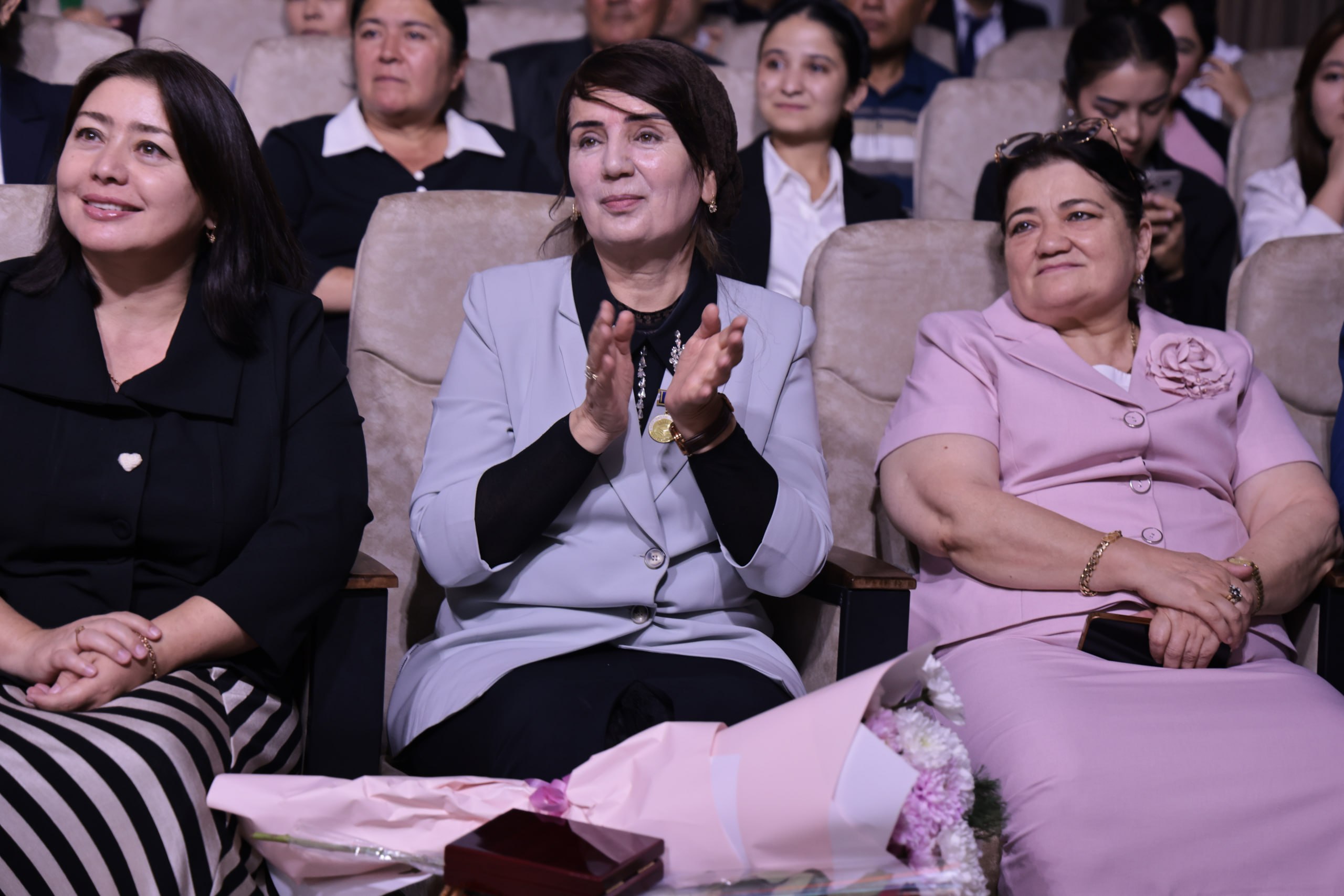 Bayram tadbiri badiiy chiqishlar bilan davom etdi 3