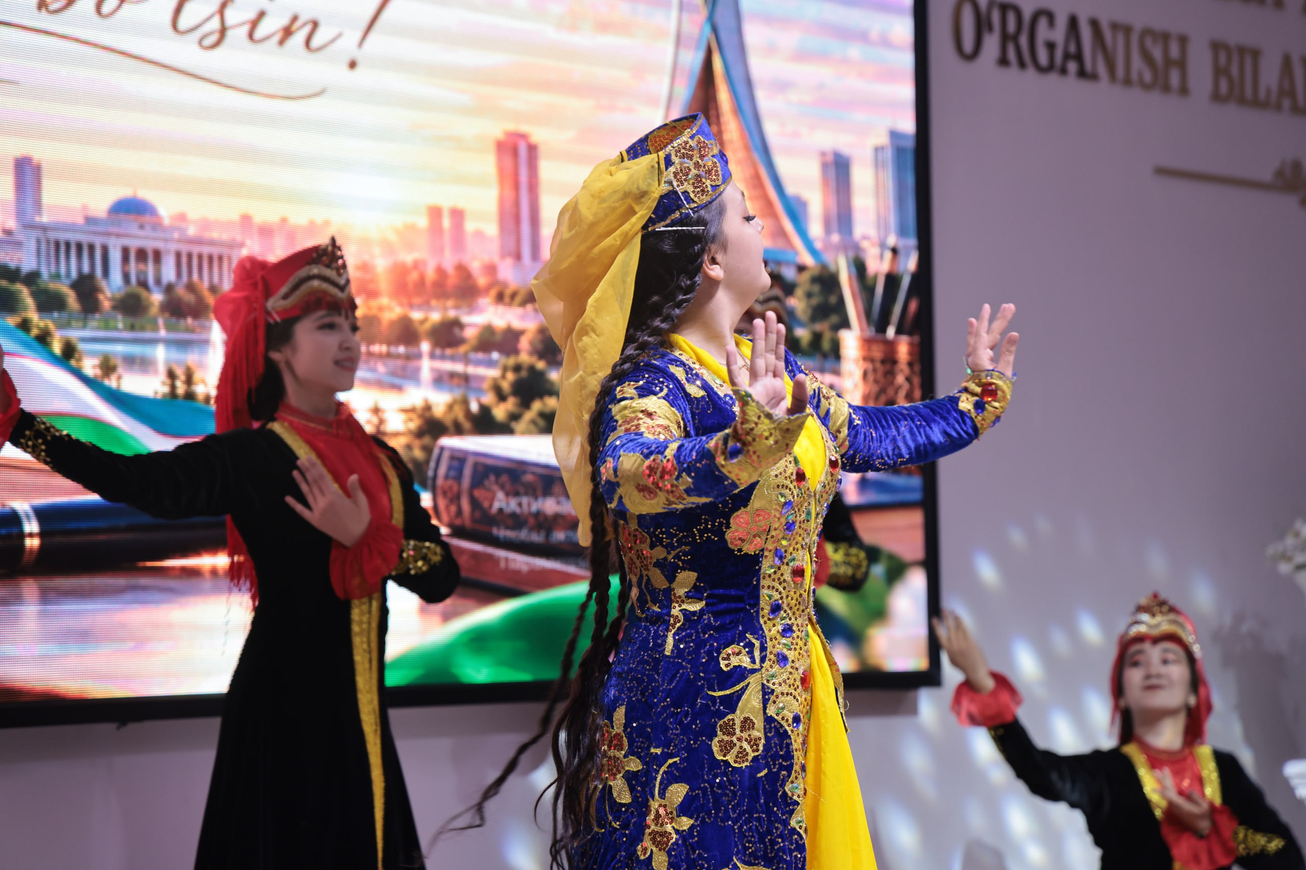 Bayram tadbiri badiiy chiqishlar bilan davom etdi 4