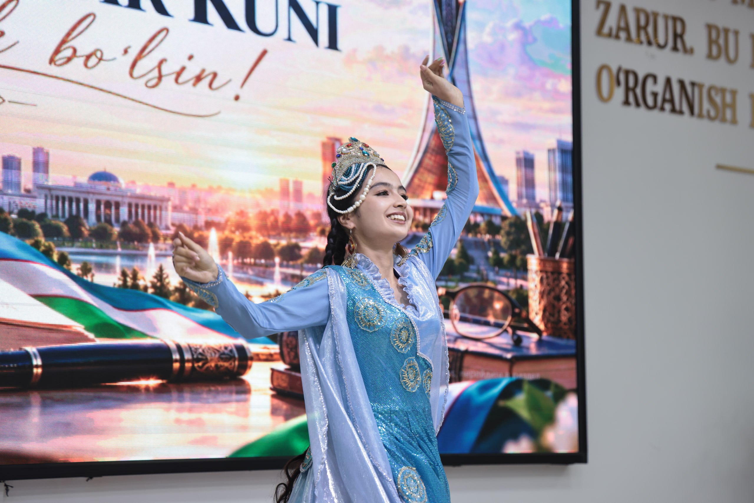 Bayram tadbiri badiiy chiqishlar bilan davom etdi 8