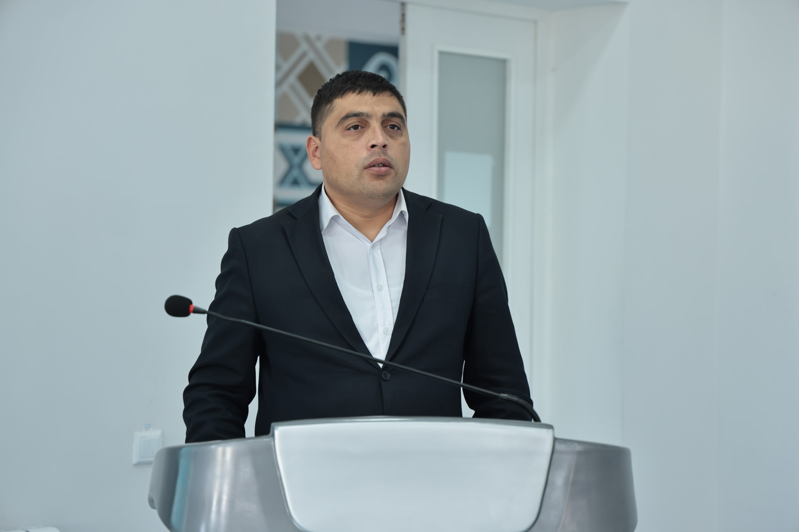 Namangan davlat universiteti Tabiiy fanlar fakultetida yuqori bosqich talabalarining ota-onalari ishtirokida uchrashuv tashkil etildi. 4