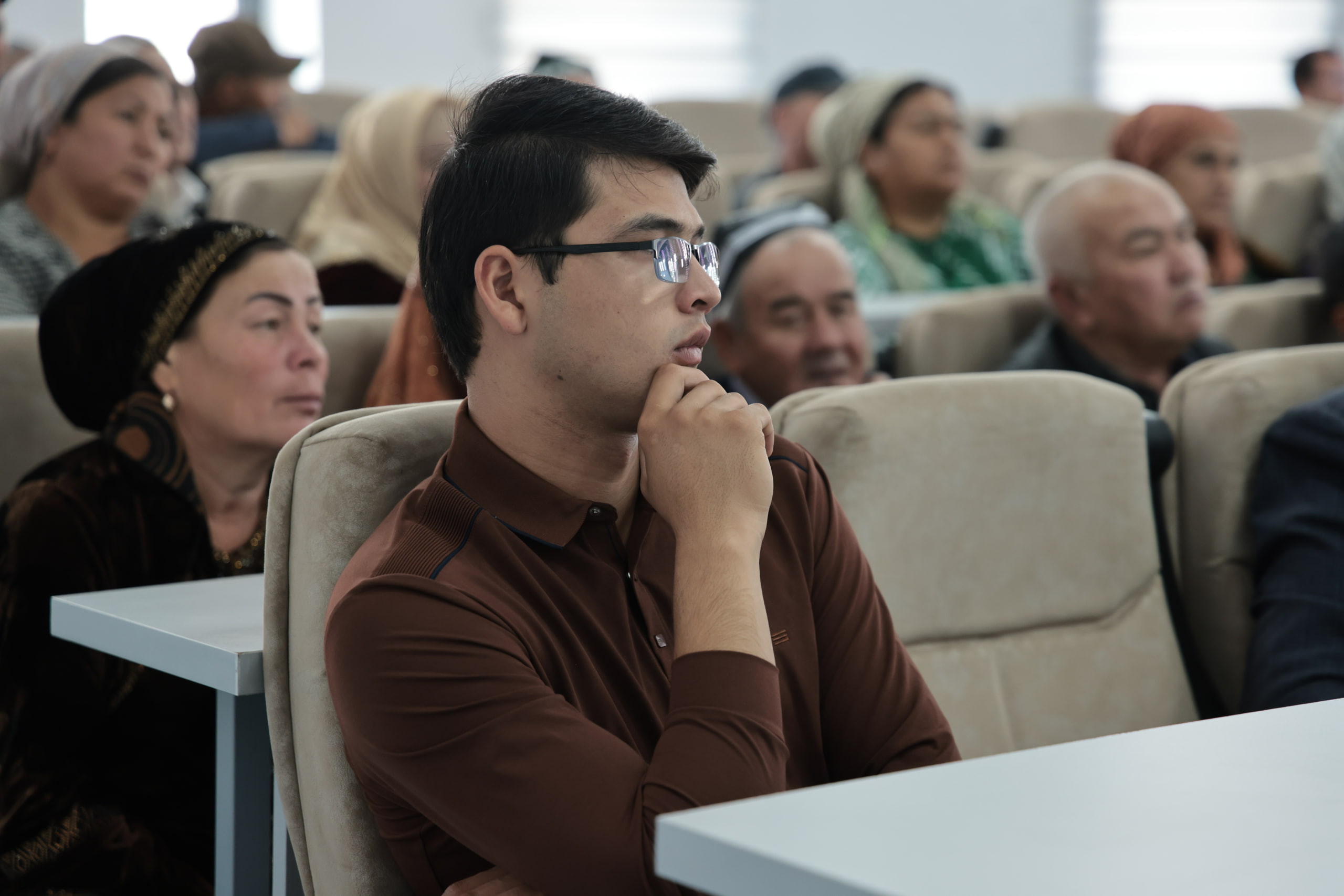 Namangan davlat universiteti Tabiiy fanlar fakultetida yuqori bosqich talabalarining ota-onalari ishtirokida uchrashuv tashkil etildi. 8