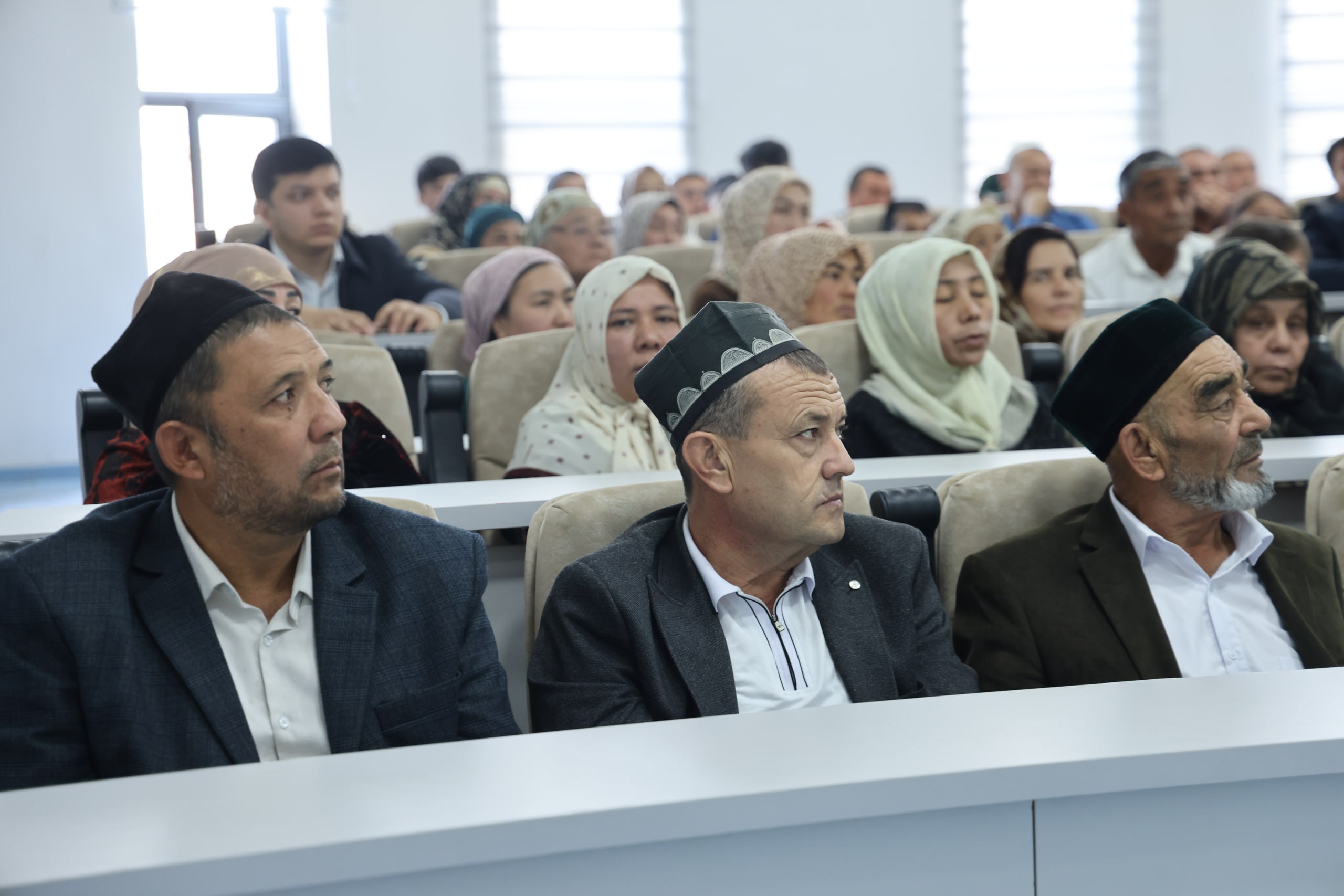 Namangan davlat universiteti Fizika-matematika fakultetida yuqori bosqich talabalarining ota-onalari ishtirokida uchrashuv tashkil etildi. 1