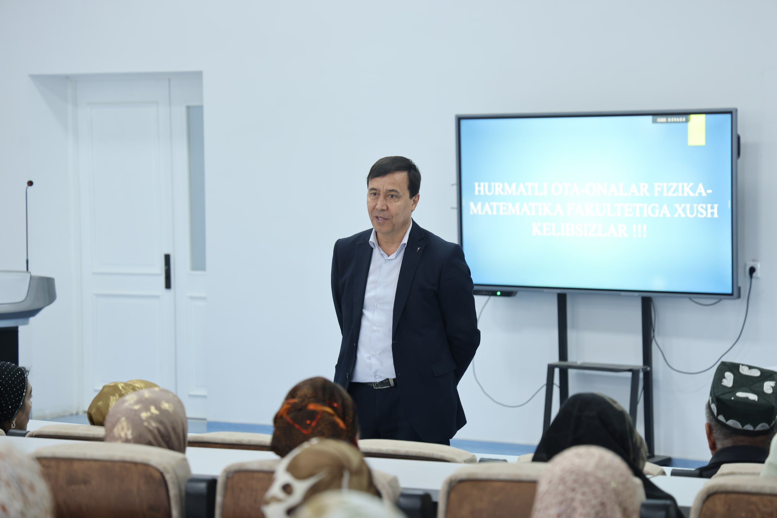 Namangan davlat universiteti Fizika-matematika fakultetida yuqori bosqich talabalarining ota-onalari ishtirokida uchrashuv tashkil etildi. 2