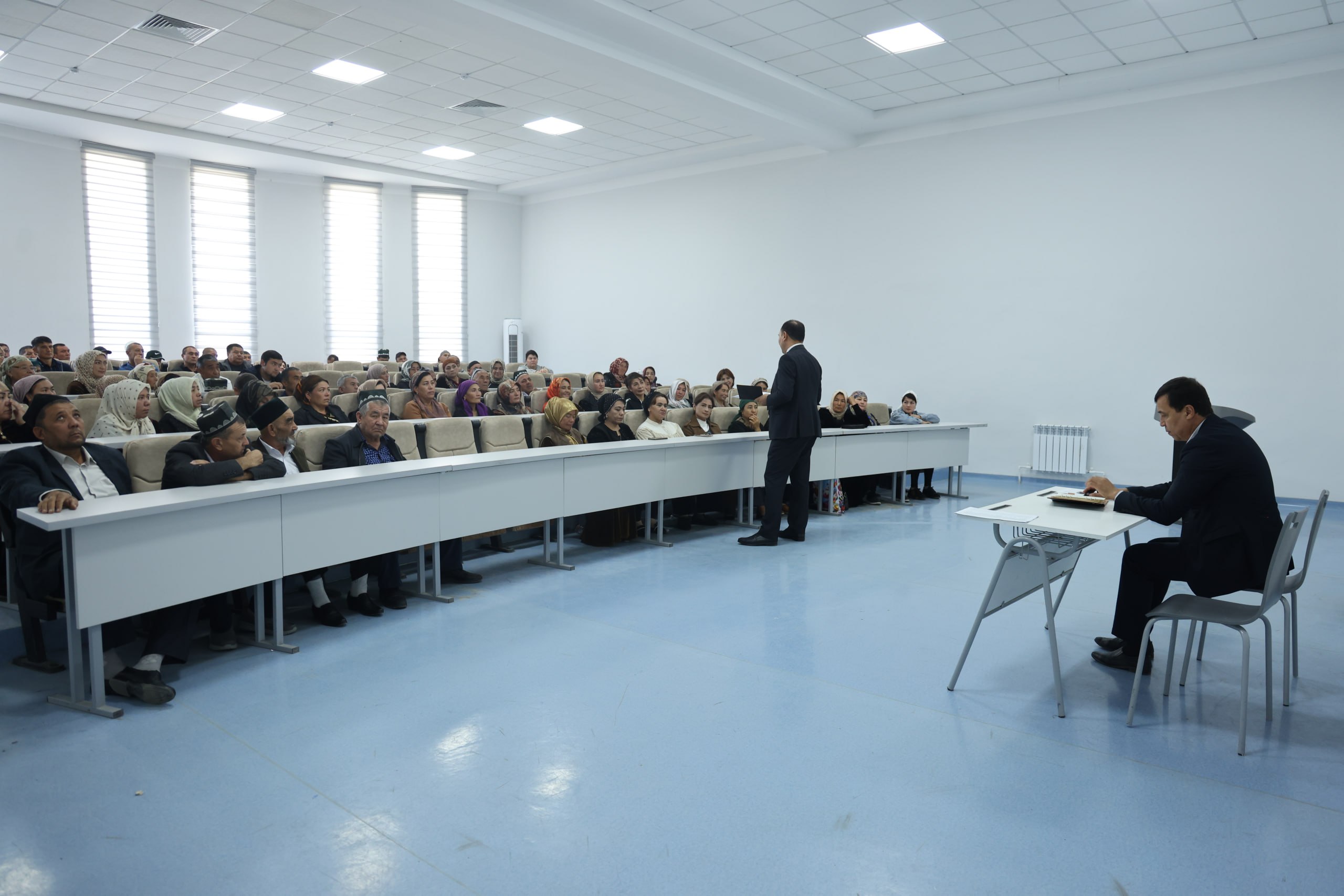 Namangan davlat universiteti Fizika-matematika fakultetida yuqori bosqich talabalarining ota-onalari ishtirokida uchrashuv tashkil etildi. 3