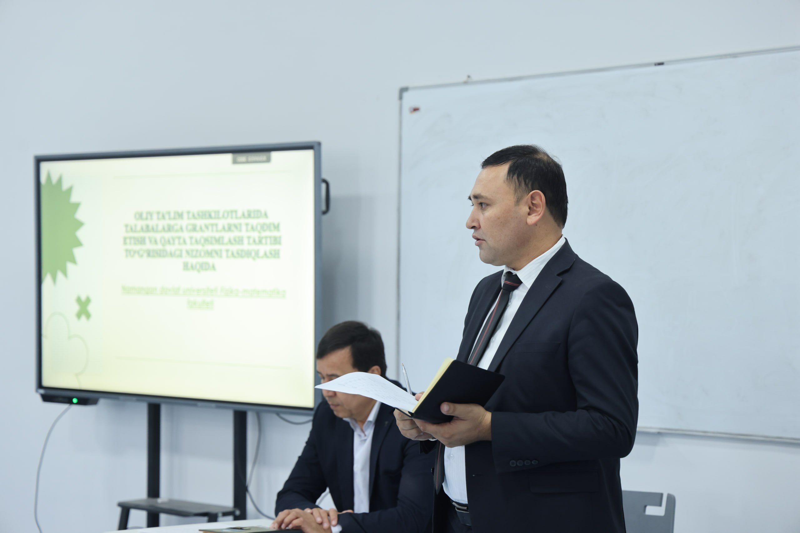 Namangan davlat universiteti Fizika-matematika fakultetida yuqori bosqich talabalarining ota-onalari ishtirokida uchrashuv tashkil etildi. 4