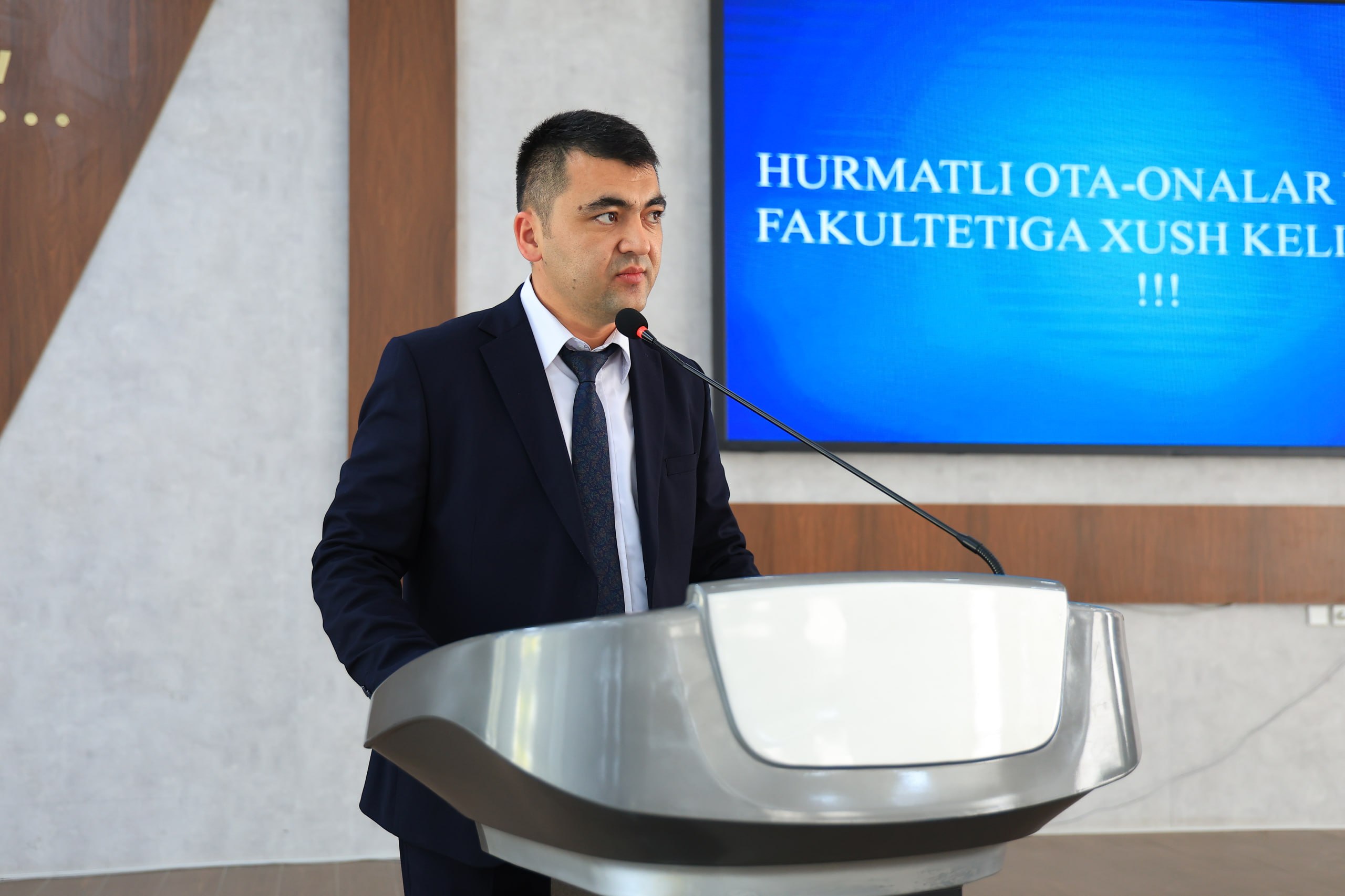 Namangan davlat universiteti Yuridik fakultetida 2026/2027-o‘quv yilida talabalikka qabul qilingan talabalar ota-onalari ishtirokida uchrashuv o‘tkazildi 10