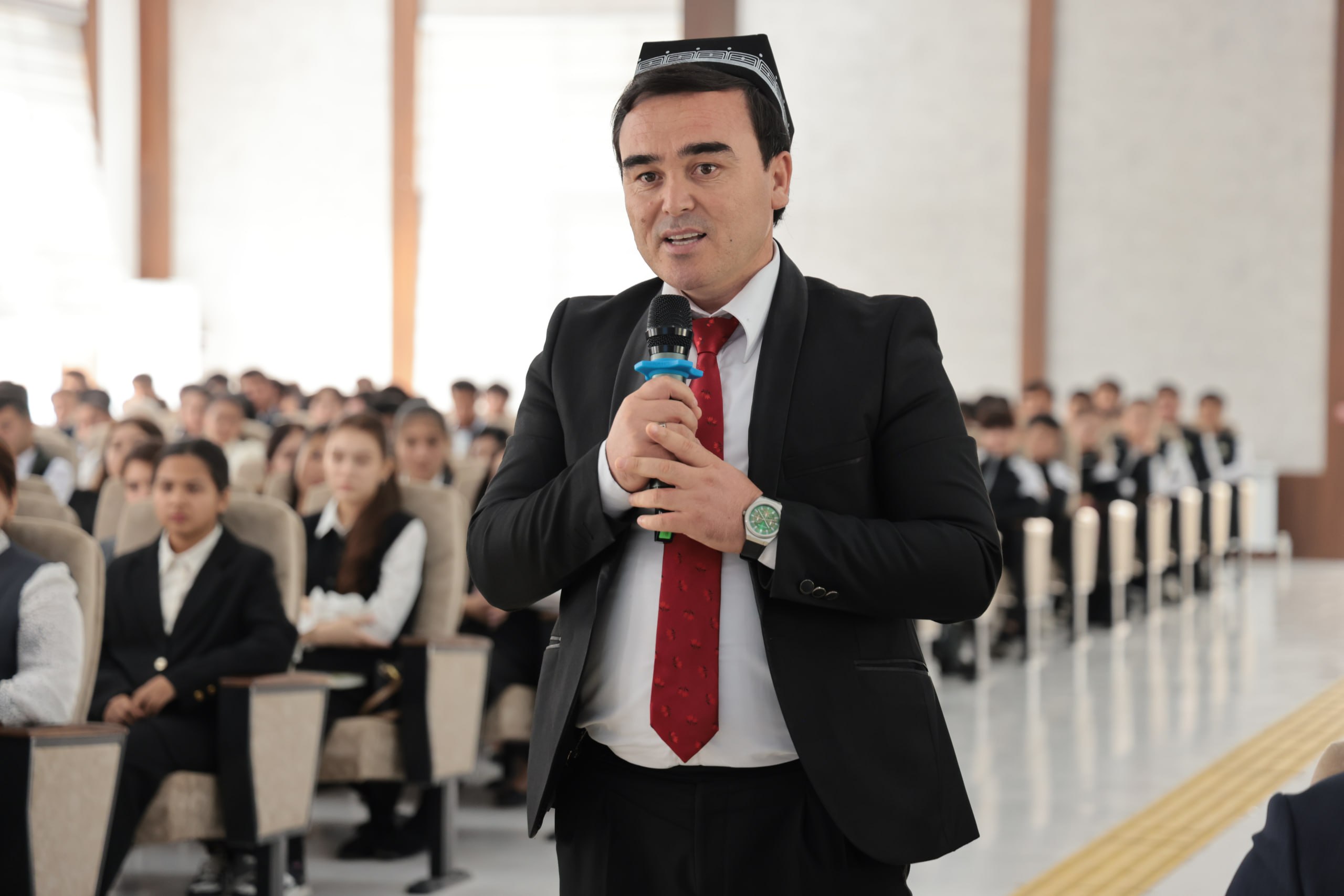 “Rektor va yoshlar uchrashuvi”: universitet rektori Abdug‘affor Qirg‘izboyev San’at va sport fakulteti talabalari bilan uchrashuv o‘tkazdi. 10