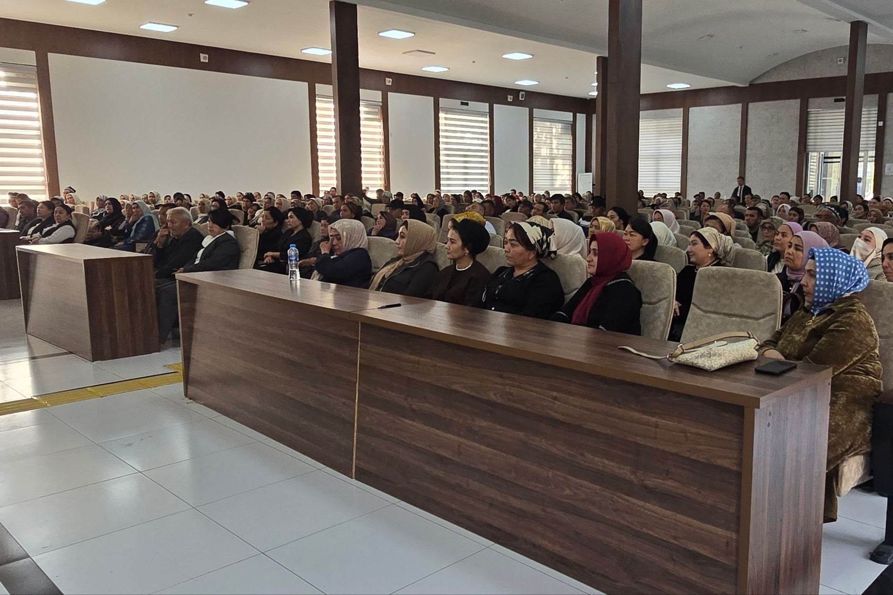 Namangan davlat universiteti Tibbiyot fakultetida 2026/2027-öquv yilida talabalikka qabul qilingan talabalar ota-onalari iştirokida uçraşuv ötkazildi. 4
